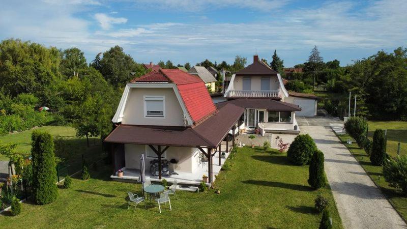 Ferienhaus Am Plattensee Balatonmáriafürdő Exteriör bild