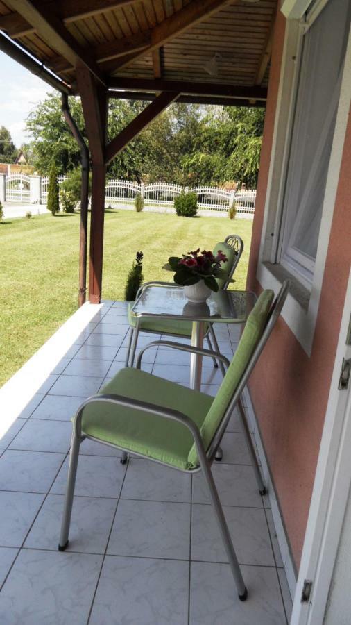 Ferienhaus Am Plattensee Balatonmáriafürdő Exteriör bild